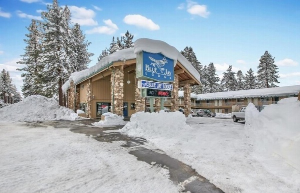 Blue Jay Lodge image 17